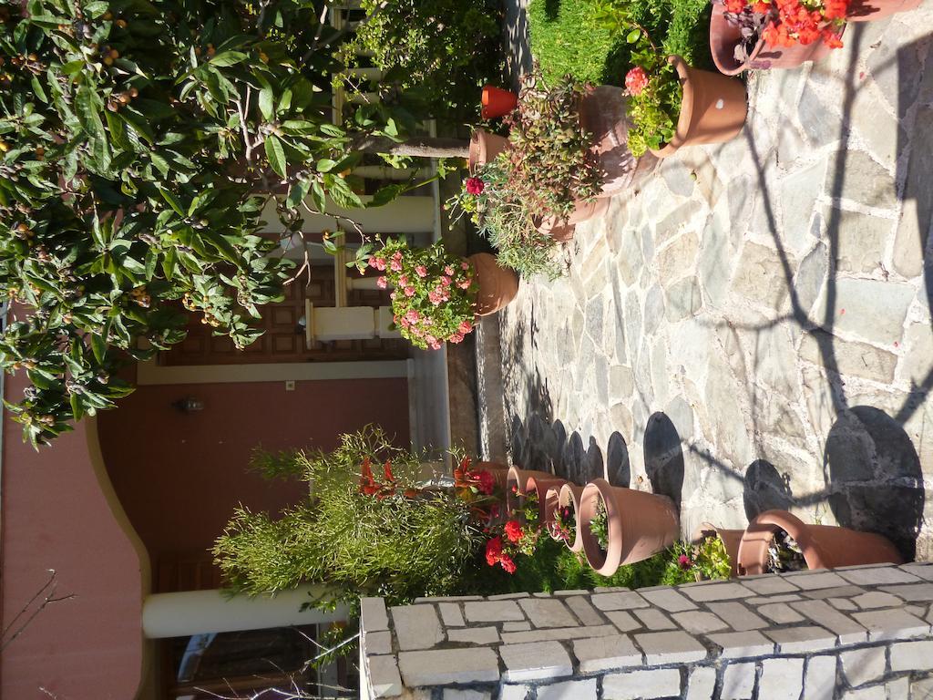 Marinos Studios At Lourdata Village Exterior photo