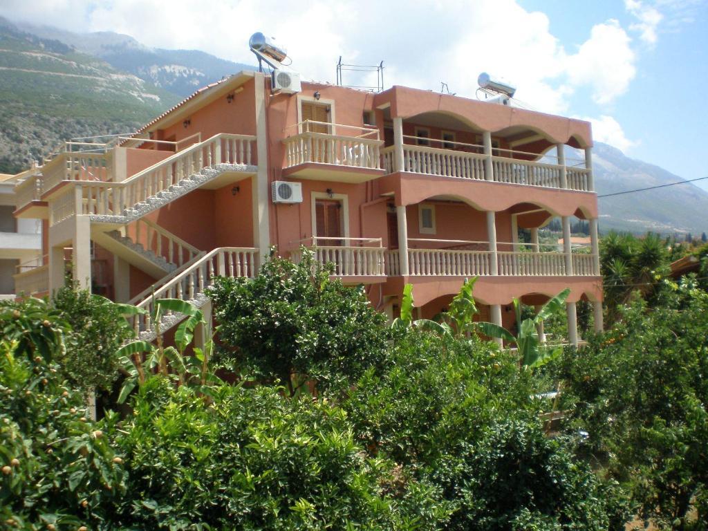Marinos Studios At Lourdata Village Exterior photo