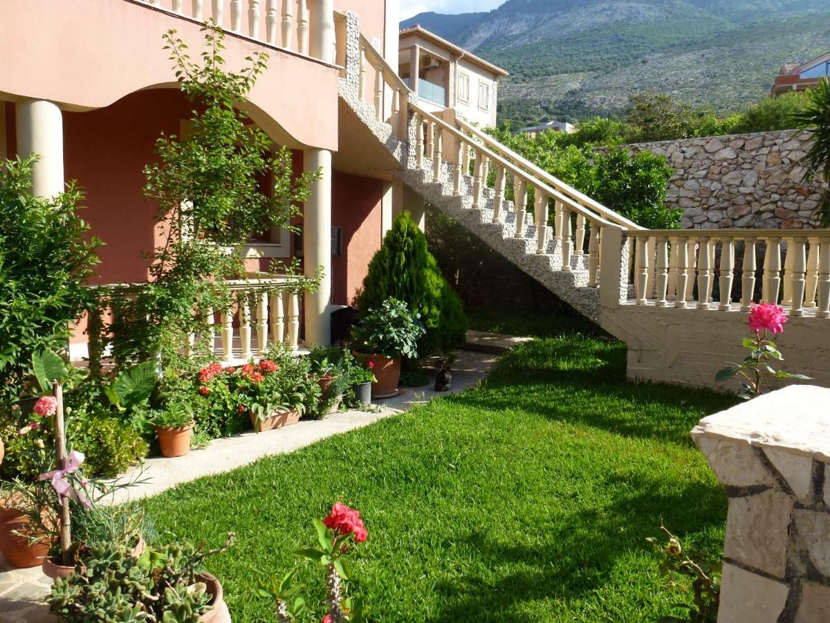 Marinos Studios At Lourdata Village Exterior photo