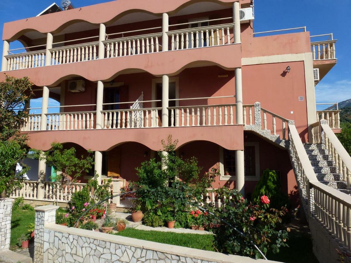 Marinos Studios At Lourdata Village Exterior photo